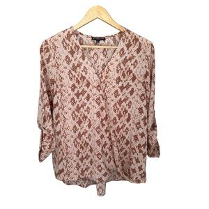 Adrianna Papell Blouse Snakeskin Print Faux Wrap 3/4 Sleeve‎ Cream Tan Size Med